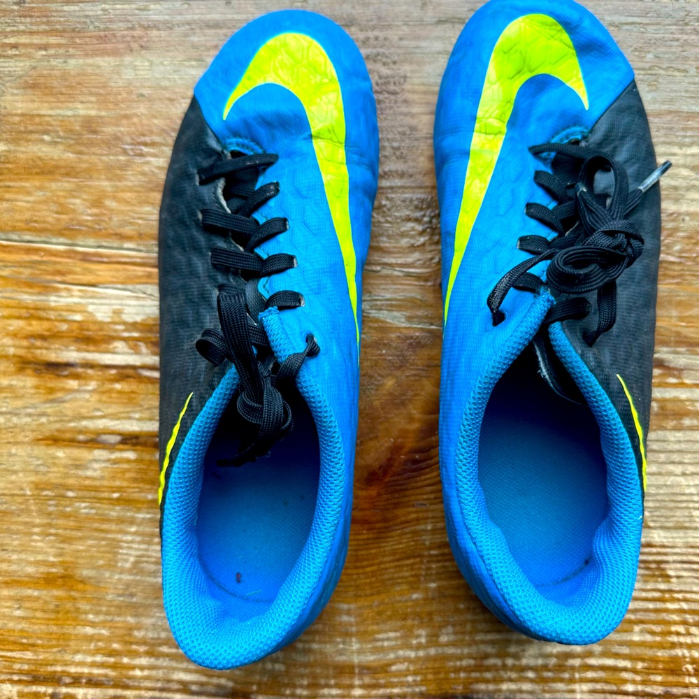 Nike Hypervenom Phelon III Youth Soccer Cleats 3.5Y Blue Black Volt FG